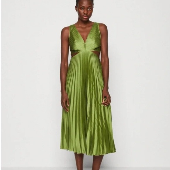 NWT Abercrombie & Fitch Green Pleated Cut Out Maxi sz Large - Picture 2 of 8